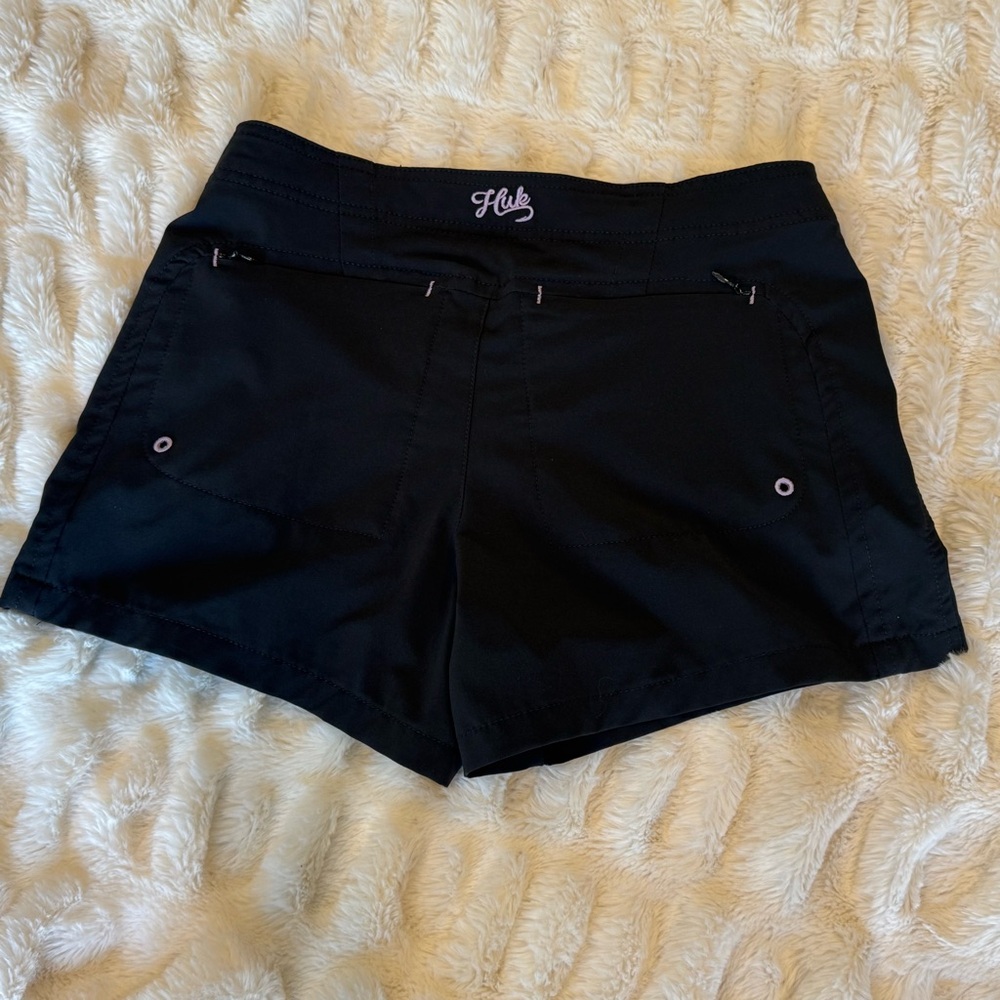Huk Women’s Size XS black shorts w/Embroidered Logo - Picture 3 of 7